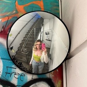 Meet your Posher, Malia